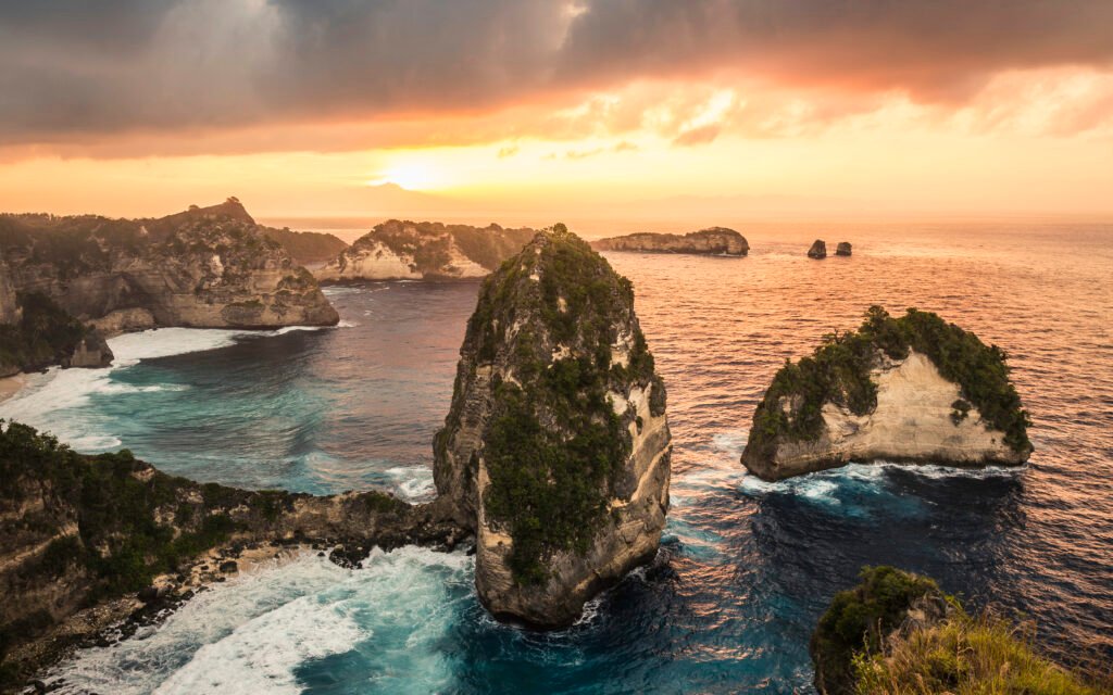 Indonesia family travel guide featuring Kuta, Seminyak, Ubud, Turtle Island, Bali Safari, Kintamani highlands, and Bali Hai Cruise, curated for an 8-day tour.