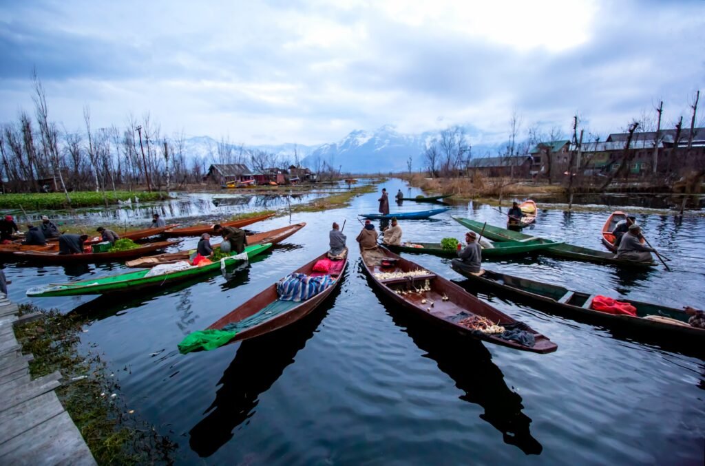 morning market with boats at kashmir 2025 02 11 14 34 03 utc